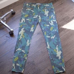 Cabi #766 Clover Camo Jeggings